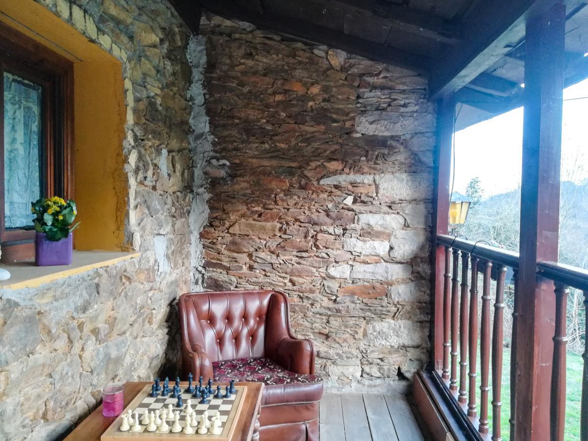 Gasthaus La Asturxana Malleza Exterior foto